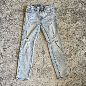American Eagle distressed skinny jeans light wash